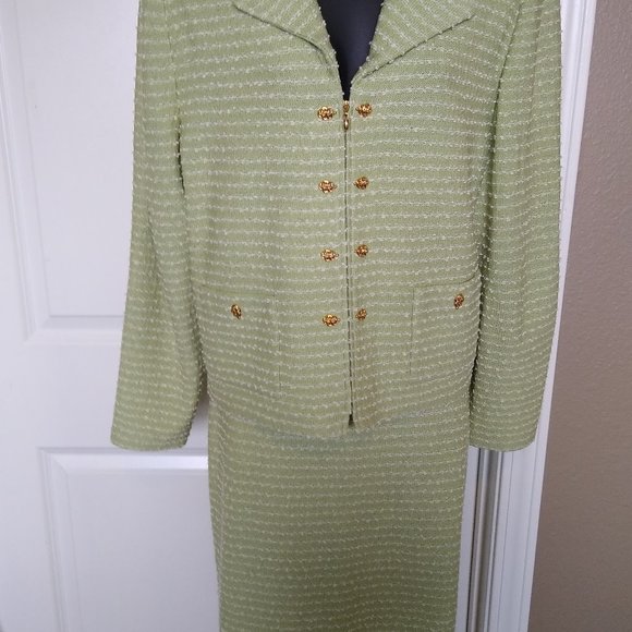 New St. John Spring/Summer Suit - Picture 3 of 7